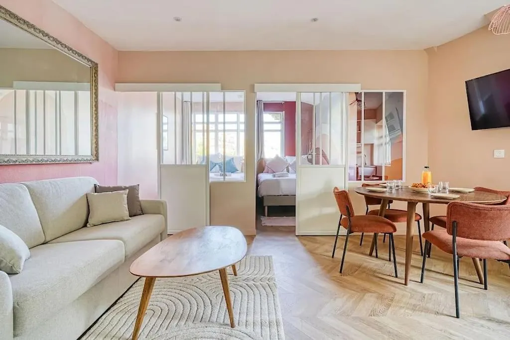 Appartement Rose Monceau Avec Sauna - Iv Parijs